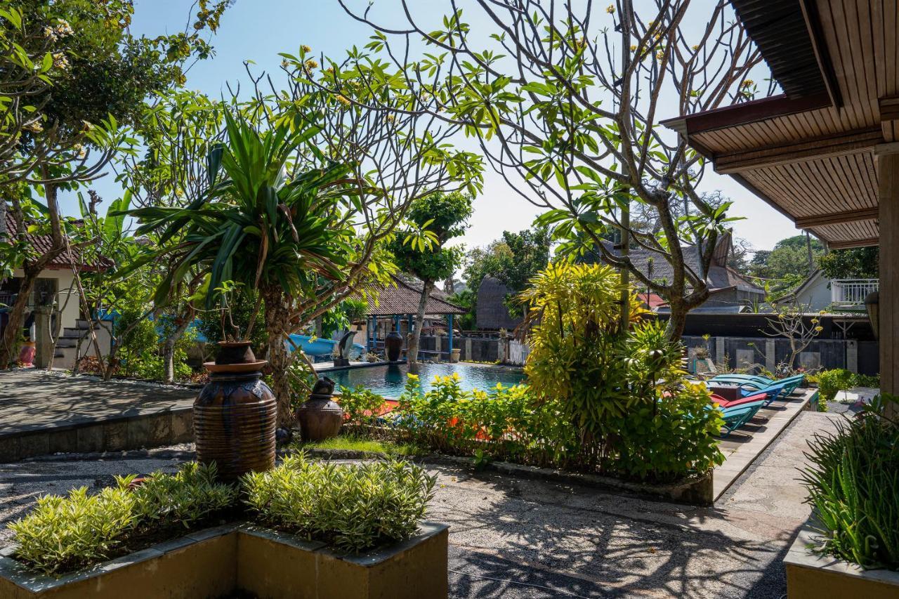 The Tanis Beach Resort Nusa Lembongan Exterior photo