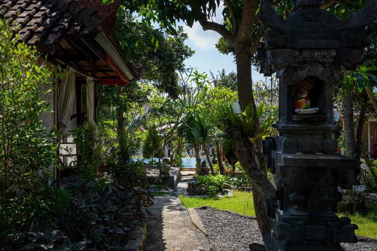 The Tanis Beach Resort Nusa Lembongan Exterior photo
