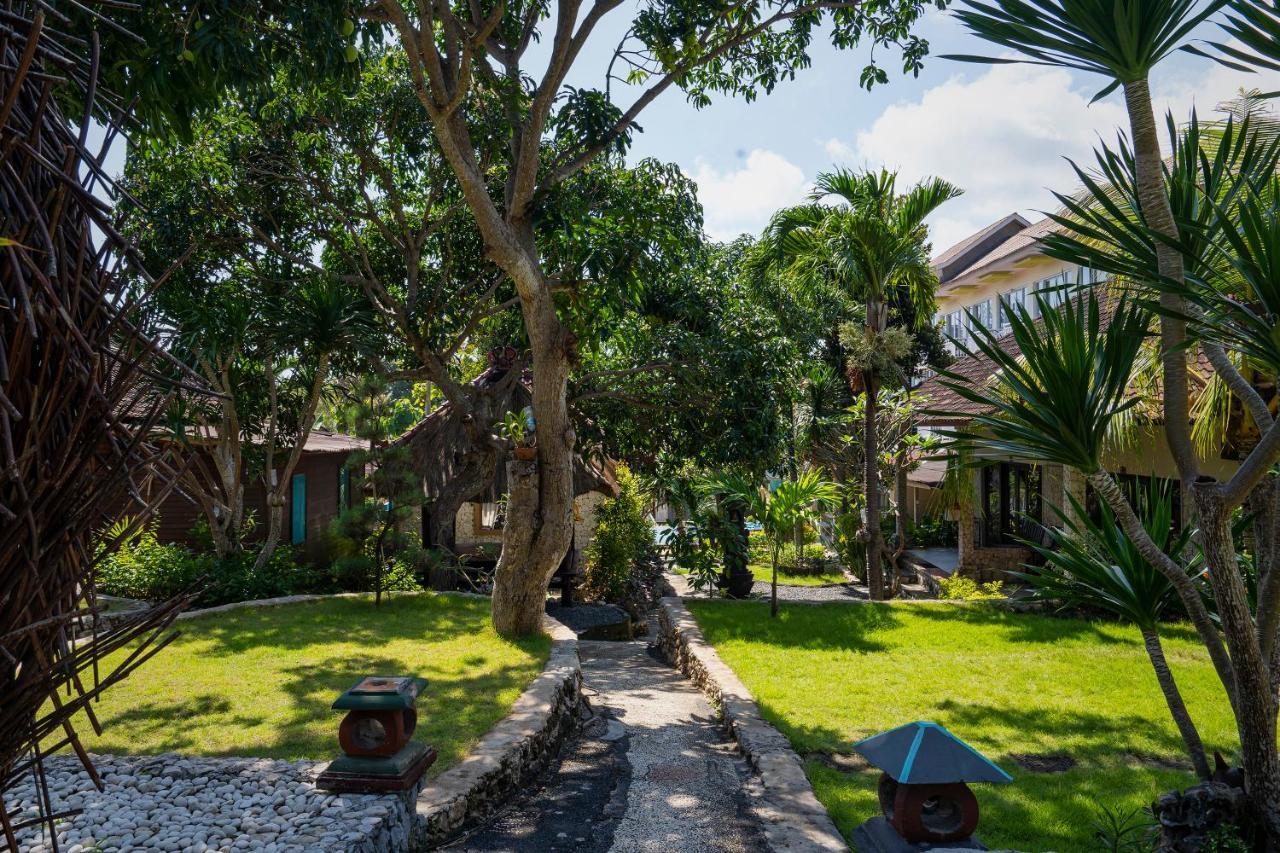 The Tanis Beach Resort Nusa Lembongan Exterior photo