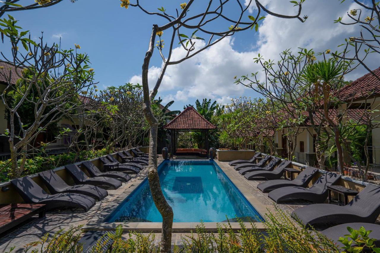 The Tanis Beach Resort Nusa Lembongan Exterior photo
